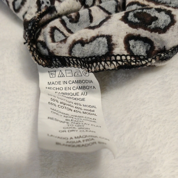 Michael Kors. Leopard Print Women's Skirt - Picture 6 of 11